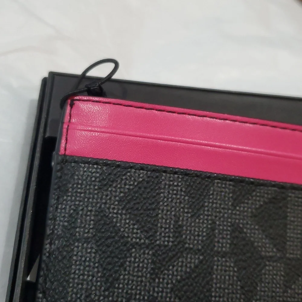 Michael Michael kors‎ black monogram pink dragonfruit trim jet set card case new